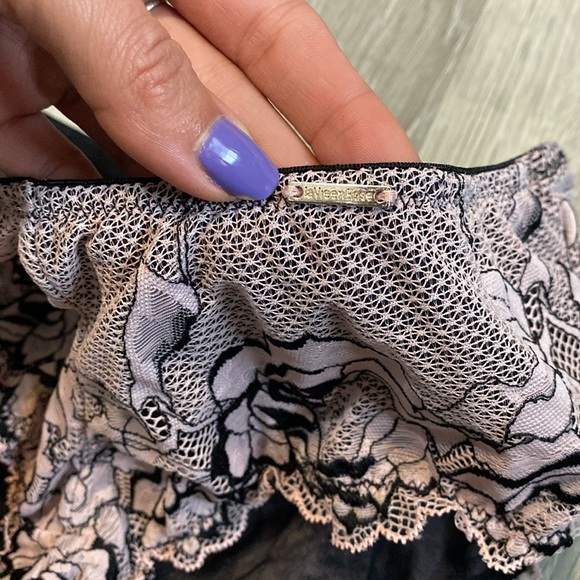 La vie en rose bra and panty set - Picture 8 of 11